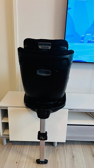 Myydään Britax Dualfix M i-Size ISOFIX -turvaistuin
