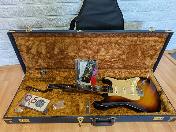 Fender Classic Series 60`s stratocaster 2005 MIM
