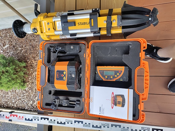 Geo Fennel FL 220HV pyörivä laser ja jalusta