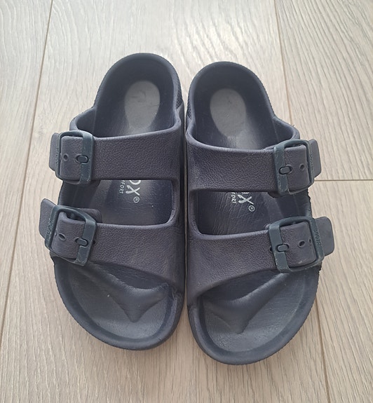 Lasten sandaalit 28
