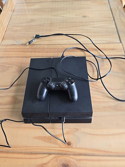 Sony PlayStation 4 pelikonsoli