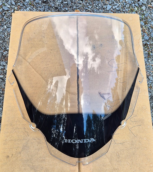Honda VT 750C Shadow alkup. tuulilasi, UUSI