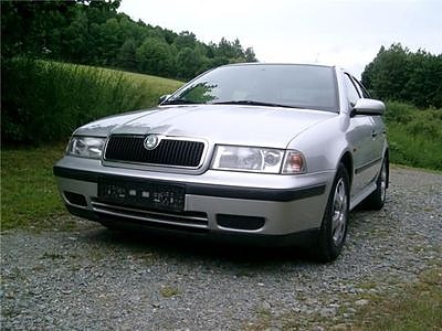 Skoda Octavia osia purettuna