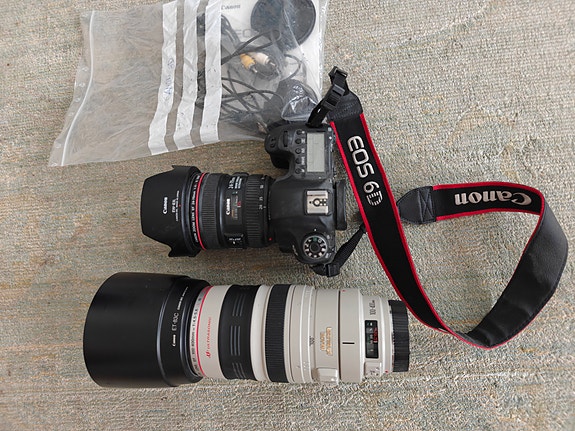 Canon EOS 6D järjestelmäkamera objektiiveilla