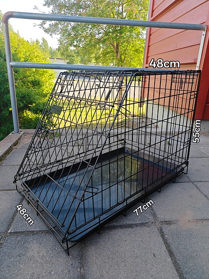 Myydään koiranhäkki
