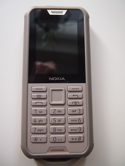 Nokia 800 Tough puhelin