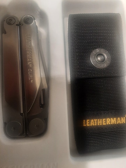 Leatherman curl monitoimityökalu kotelolla