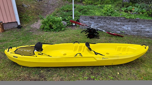 Kaksipaikkainen sit-on-top kajakki