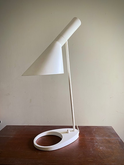 Arne Jacobsen AJ_pöytävalaisin