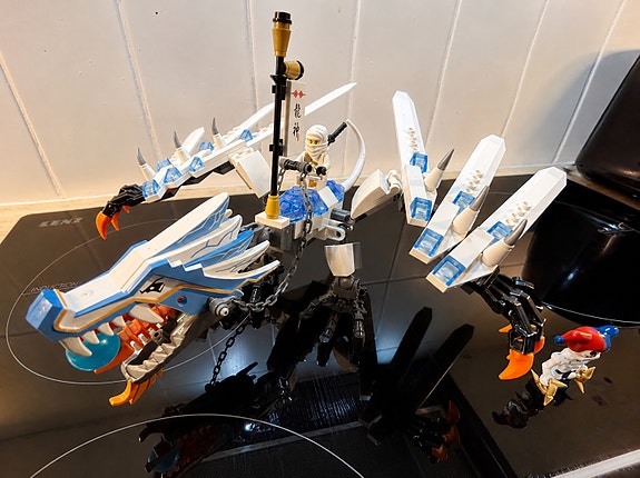 LEGO Ninjago 2260 Ice Dragon Attack – Harvinainen 2011 setti