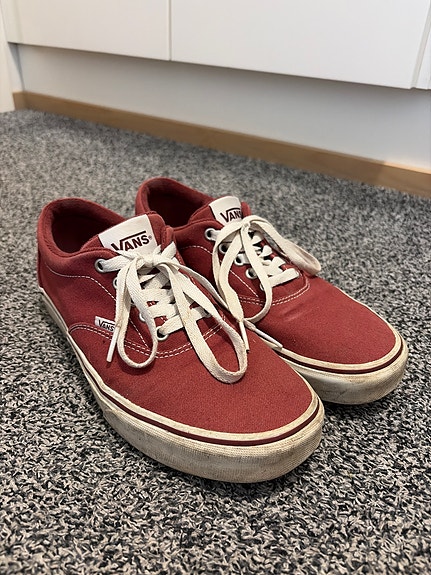 Vans punaiset tennarit koko 41