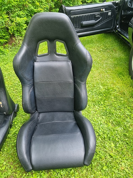 Sportti istuimet+kiinnikkeet