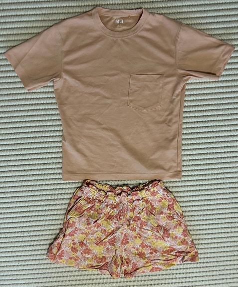 Uniqlo paita+shortsit 9-10y (135cm)