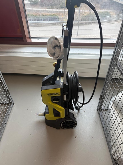 Nilfisk painepesuri letkukelalla
