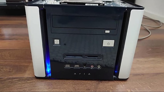 Minipc. Antec Aria kotelolla + toinen kone.