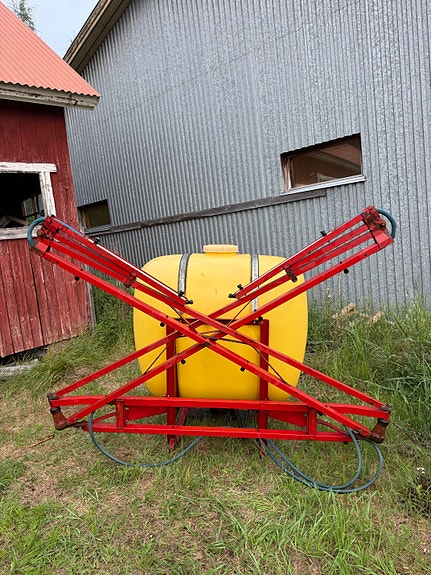 Kasvinsuojeluruisku 600L säiliöllä
