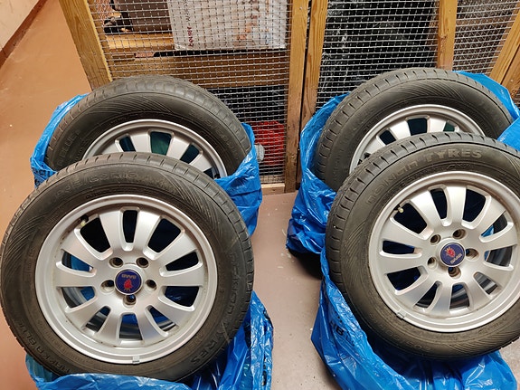 Saabin vanteet kesärenkailla R 16 205/60