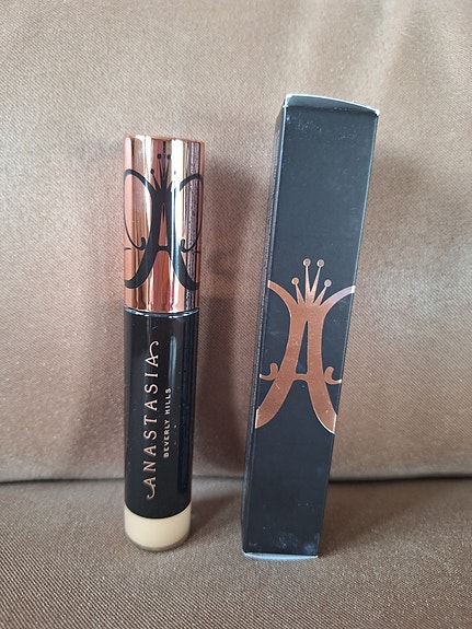 ANASTASIA BEVERLY HILLS Magic Touch uusi peitevoide sävy 8