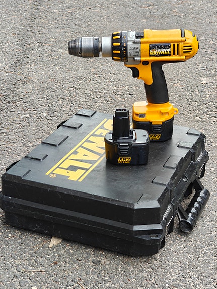 Dewalt DC945 akkuporakone + 2kpl XR2 akkuja