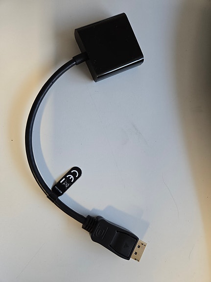 DisplayPort → VGA -adapteri / muunnin – Full HD