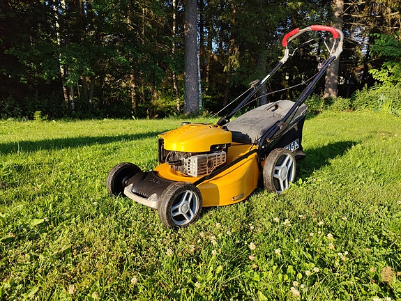 Tehokas Stiga ruohonleikkuri