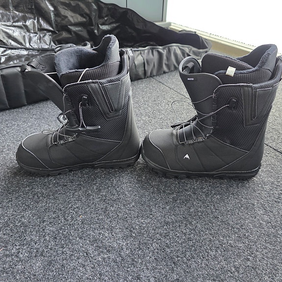 Burton Moto lumilautakengät koko 47 musta