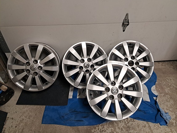 Toyota aluvanteet 16"