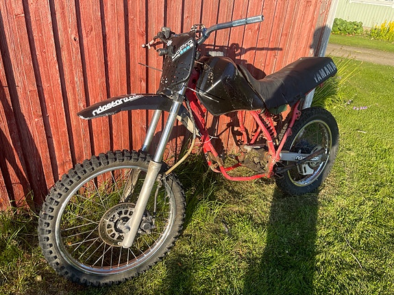 Yamaha DT runko + vanteet yms