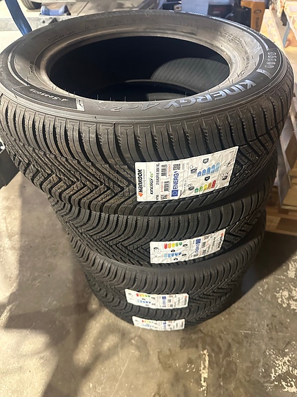 Hankook Kinergy4S  M+S Renkaat 16”