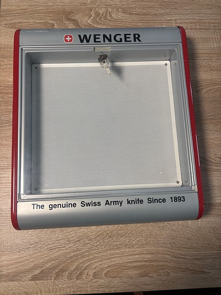 Wenger Swiss Army Knife myymälädisplay / esittelyteline