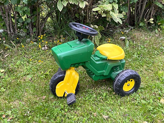 Lasten John Deere polkutraktori