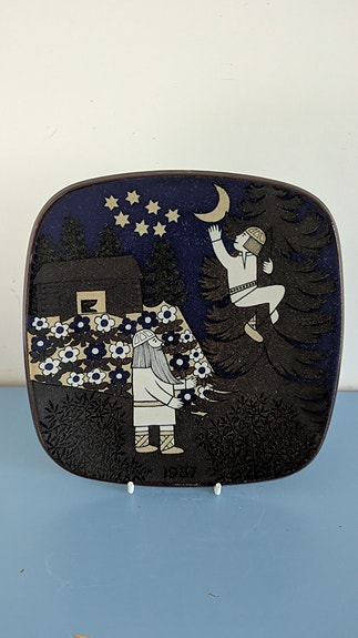 Arabia Kalevala Vuosilautanen 1987 (Raija Uosikkinen)