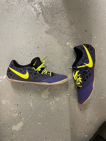 Nike jalkapallokengät koko 44 violetti-keltainen