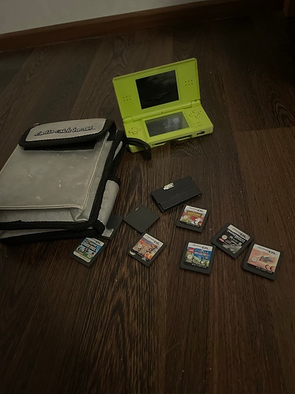 Nintendo DS Lite pelikonsoli lime vihreä