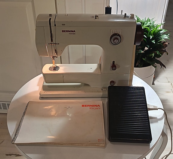 Bernina 807 ompelukone