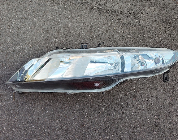 Honda Civic (2006-2011) alkuperäiset ajovaloumpiot