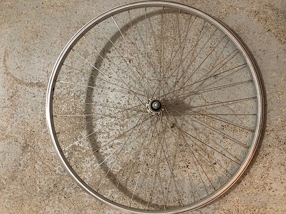 28"/622 mm polkupyöran etuvanne.