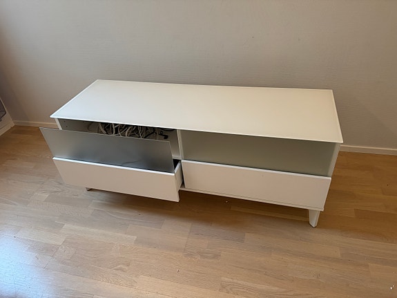Hi-Fi / AV-taso / TV-taso
