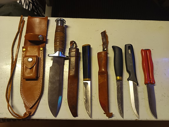 Hackman veitsi/puukko keräilysetti NOPEAT KAUPAT