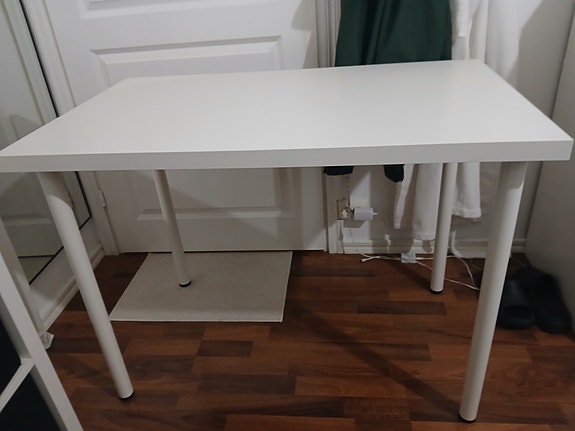 IKEA valkoinen Pöytä