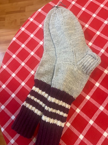 Käsintehdyt villasukat