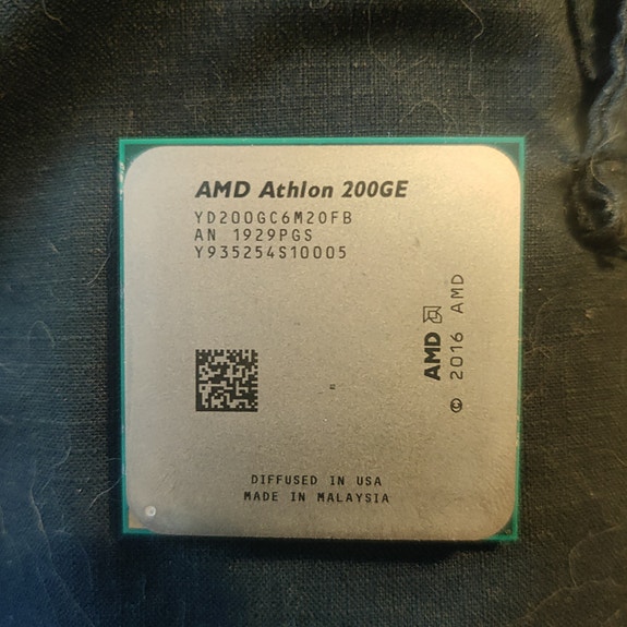 AMD Ahtlon 200GE