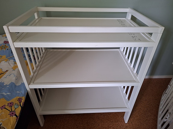 Ikea Gulliver hoitopöytä