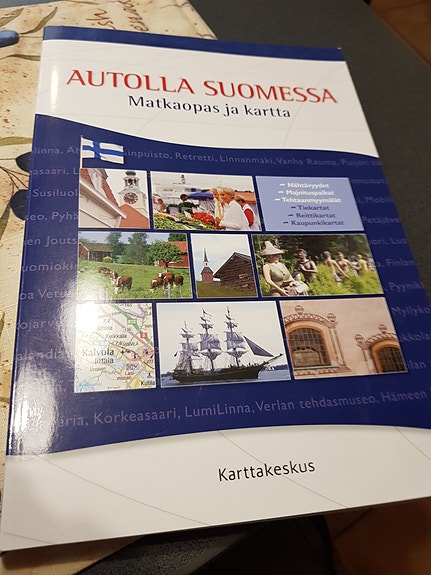 Autolla Suomessa  matkaopas ja kartta.