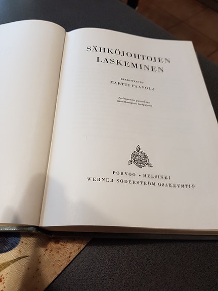 Sähköjohtojen laskeminen. Martti Paavola.