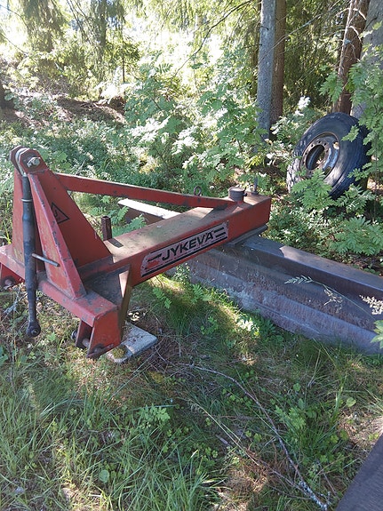 Jykevä takalana