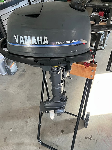 Yamaha perämoottori nelitahti