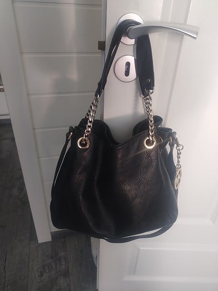 upea Michael Kors aito nahkalaukku