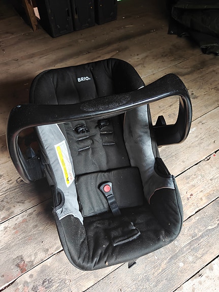 BRIO turvakaukalo 0–13 kg musta