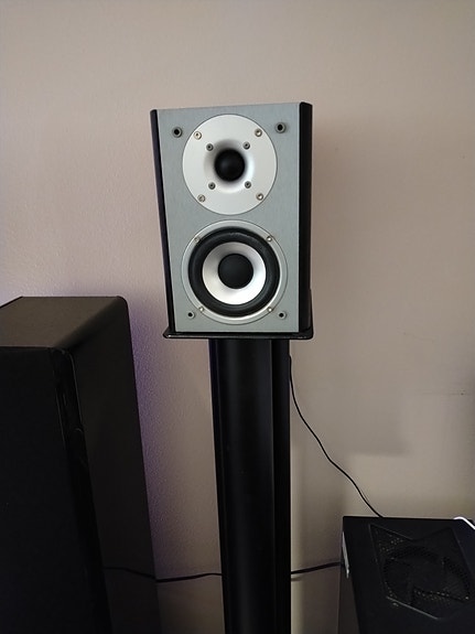 Audio pro Soniq 202+ jalustat